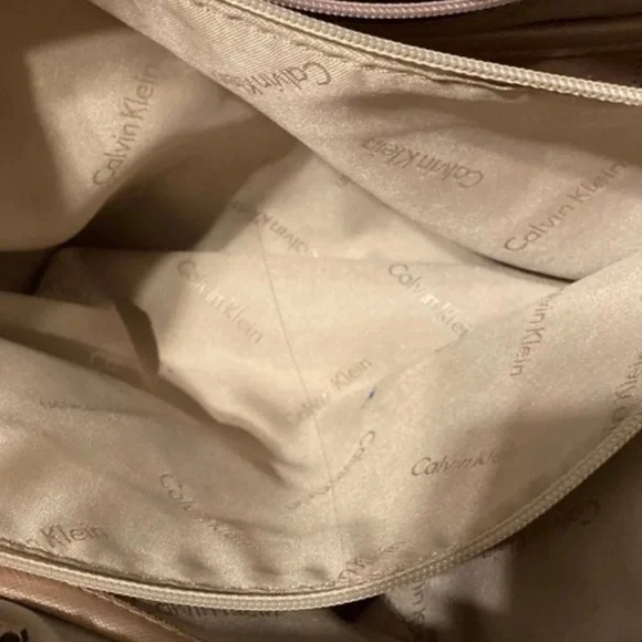 Calvin Klein Sparlky Rose Gold Large Bag in Exquisite Condition - Picture 5 of 5